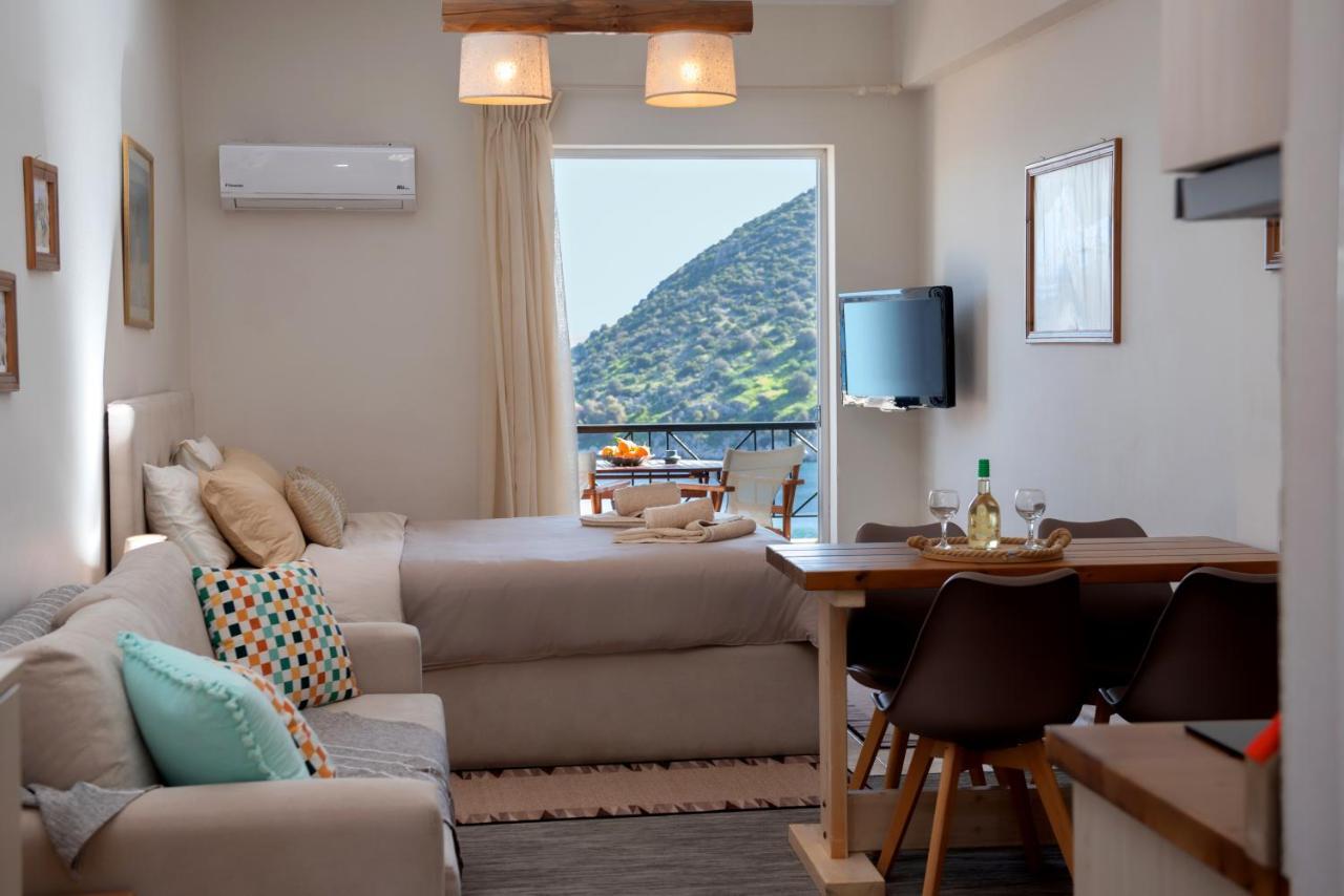Lovely Studio With Awesome View Толон Екстериор снимка